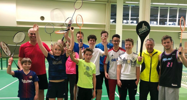 Hauptsache einen Schläger in der Hand - Jugend Wintertraining